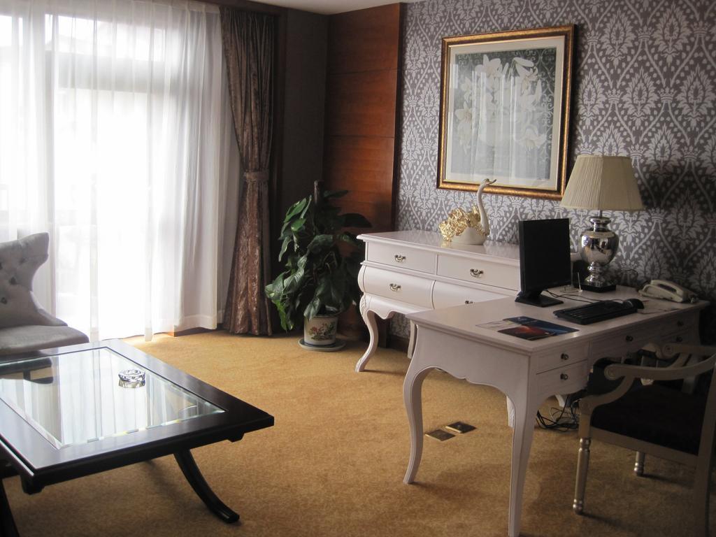 Country Garden Phoenix Hotel Jingmen Экстерьер фото